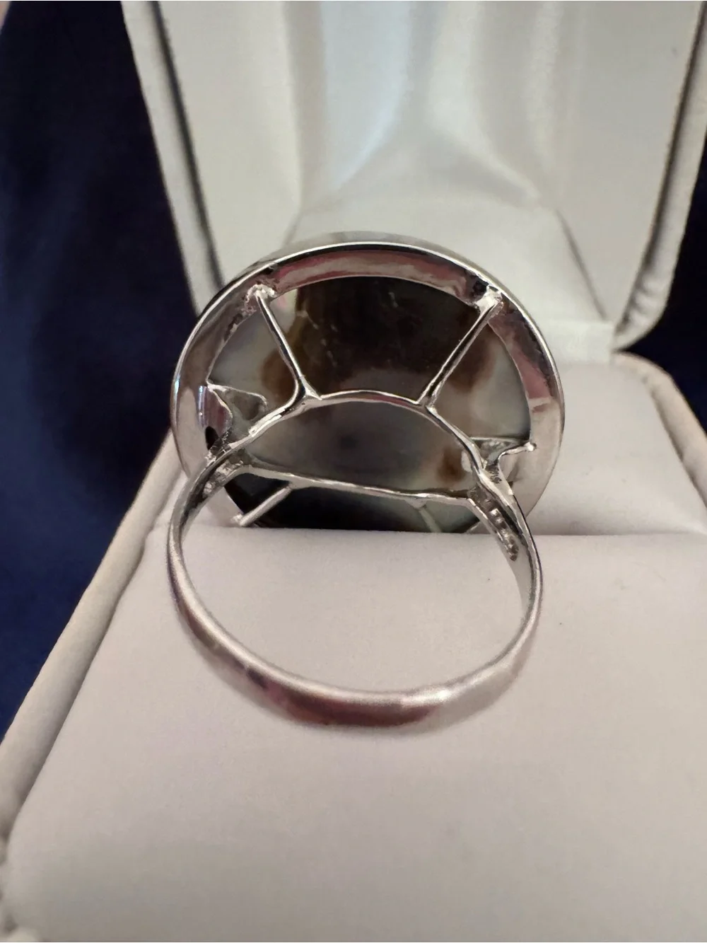 Mabe Pearl Dome Ring - WOW Iridescent